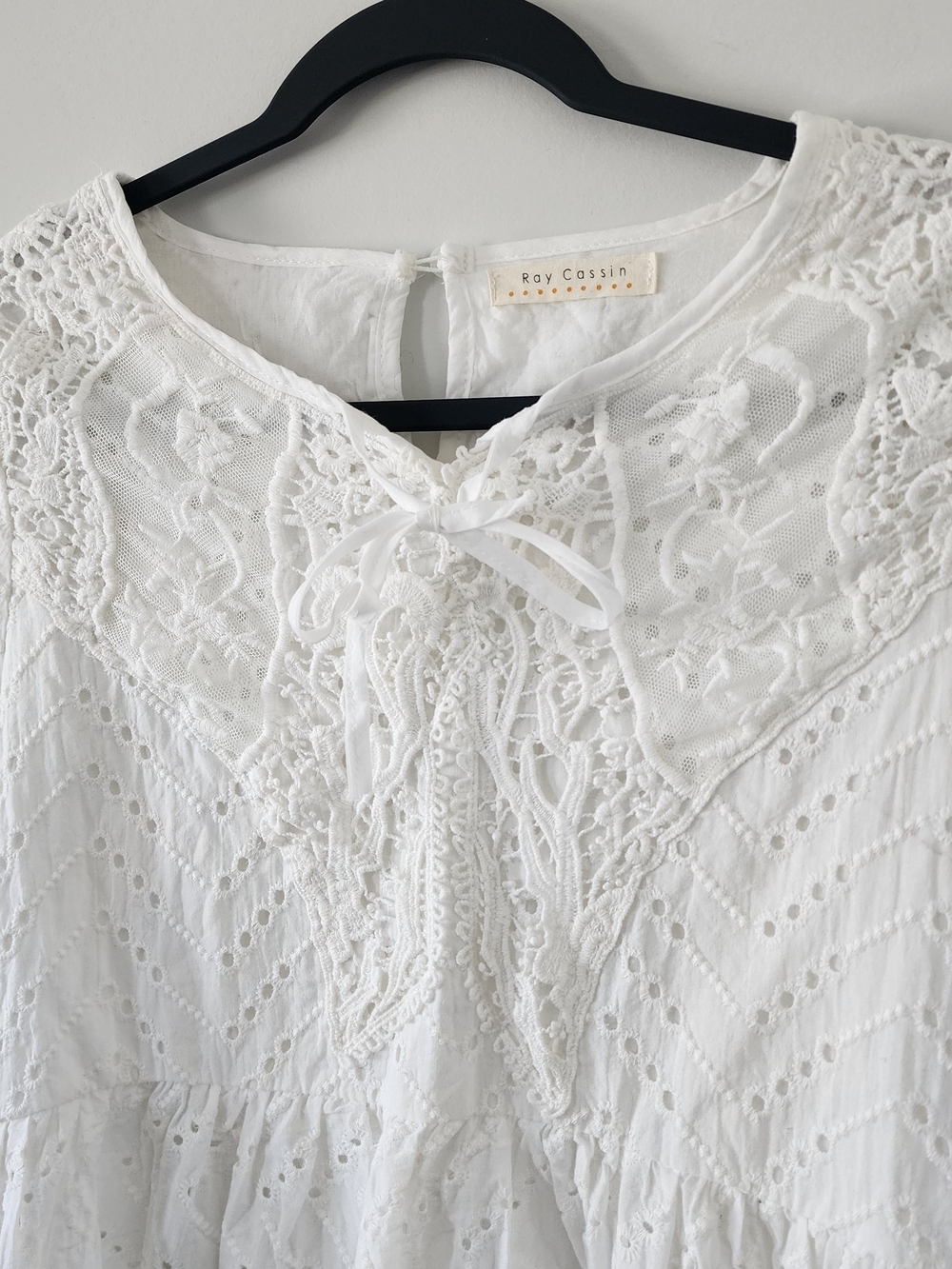 Ray Cassin Small White Eyelet Lace Peasant Top with Tie Neck - Picture 3 of 7